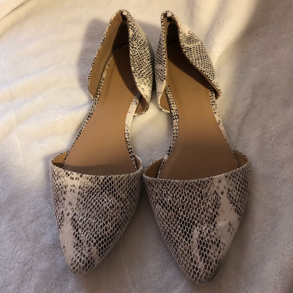 Faux Snake Skin Pattern Flats Size 8